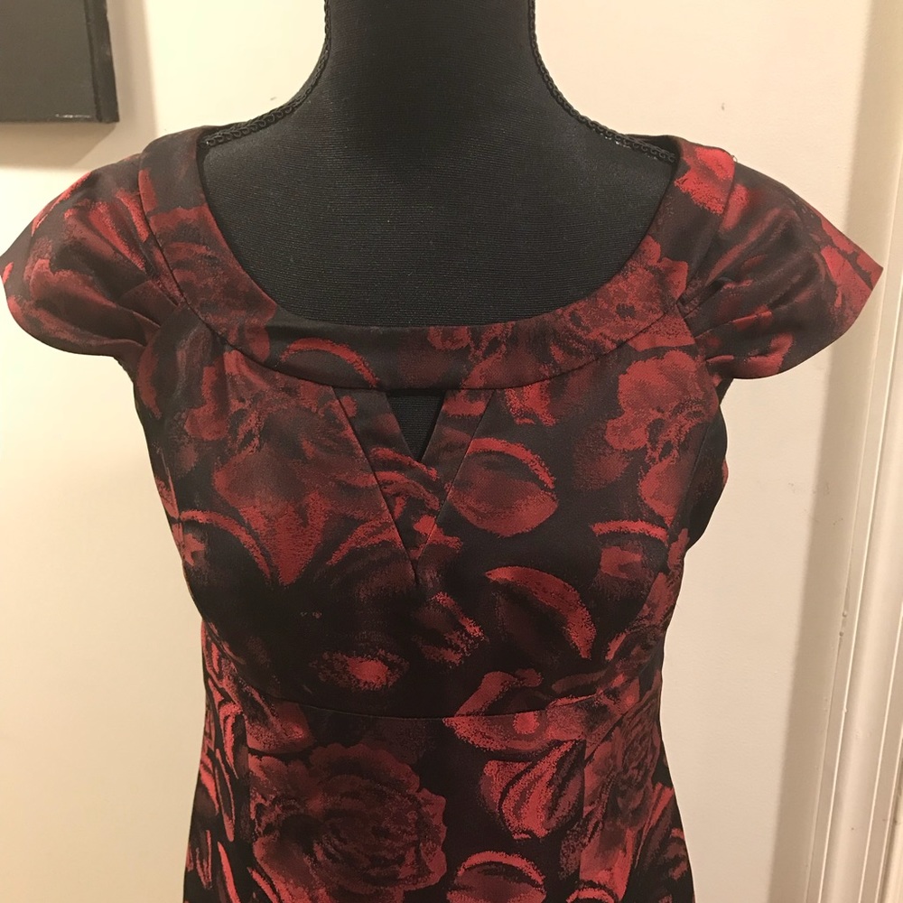 Liz Claiborne Petite. Size 4P.
